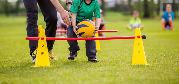 AG为何突然不会玩了？一诺磨合仓促，钟意长生很迷茫，新版本慢热