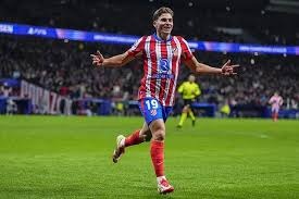 为什么非法博彩网站总是频繁更换域名？反查封与监管博弈。（非法博彩站点为何不断换域名：封堵与监管的拉锯战）